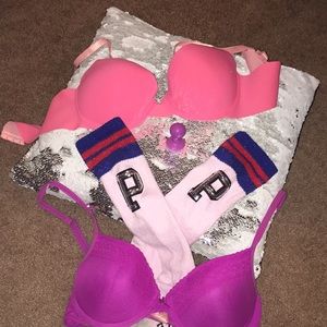 Pink socks and bra,s I ph stand 4items